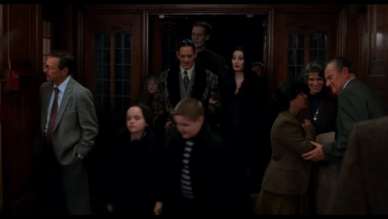 The Addams Family (1991) Hindi 720p 10bit x264 AVC AAC 2.0 ESub.mkv.0002